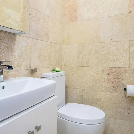 Barrakka Studio Apartment